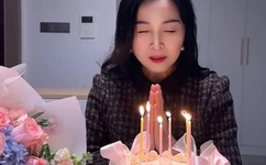 小红输了被小明整1000字